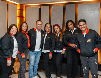 Equipo de Edumet en un evento institucional